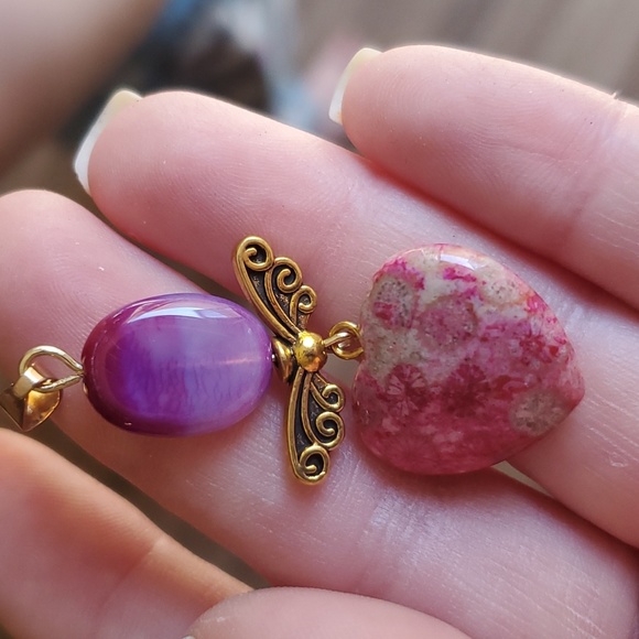 New Gold Wing Peach Nipomo Coral Fossil Heart Pendant. - Picture 6 of 13